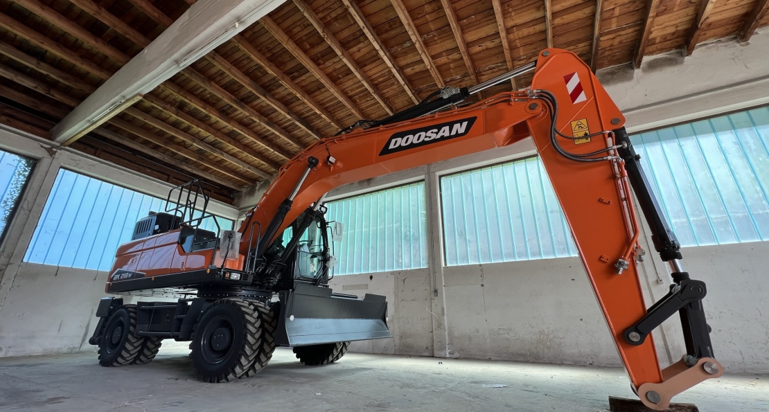 Anlieferung neuer Doosan Bagger