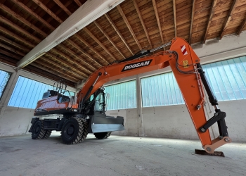 Anlieferung neuer Doosan Bagger